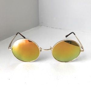 Women’s Gold mirrored sunglasses OS